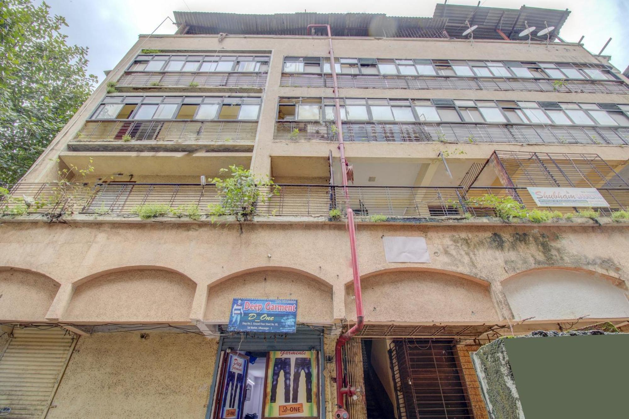 Hotel Della Comfort Near Ambreshwar Shiv Mandir, Ambernath Amarnath Exterior photo