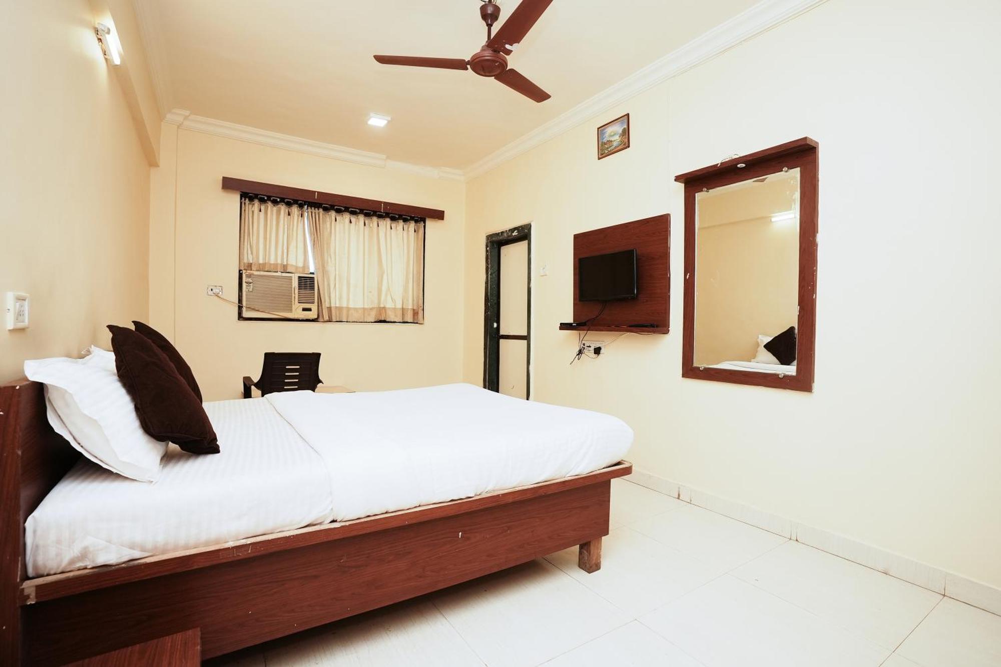 Hotel Della Comfort Near Ambreshwar Shiv Mandir, Ambernath Amarnath Exterior photo