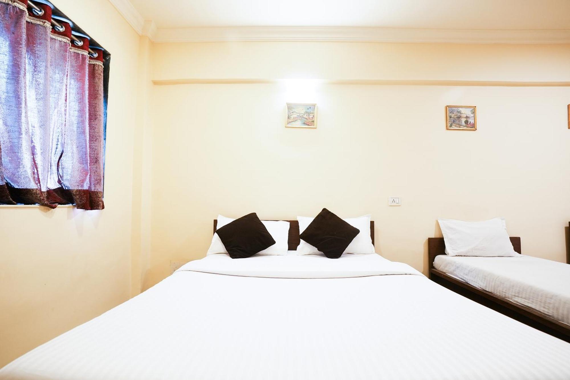 Hotel Della Comfort Near Ambreshwar Shiv Mandir, Ambernath Amarnath Exterior photo