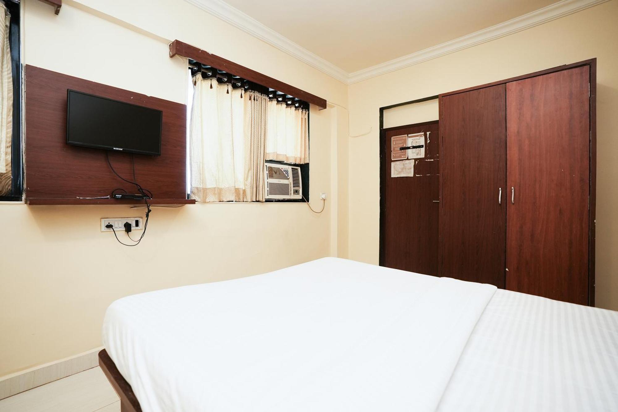 Hotel Della Comfort Near Ambreshwar Shiv Mandir, Ambernath Amarnath Exterior photo
